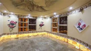 南宁桑拿按摩初体验：深度放松身心，享受独特体验！ poster